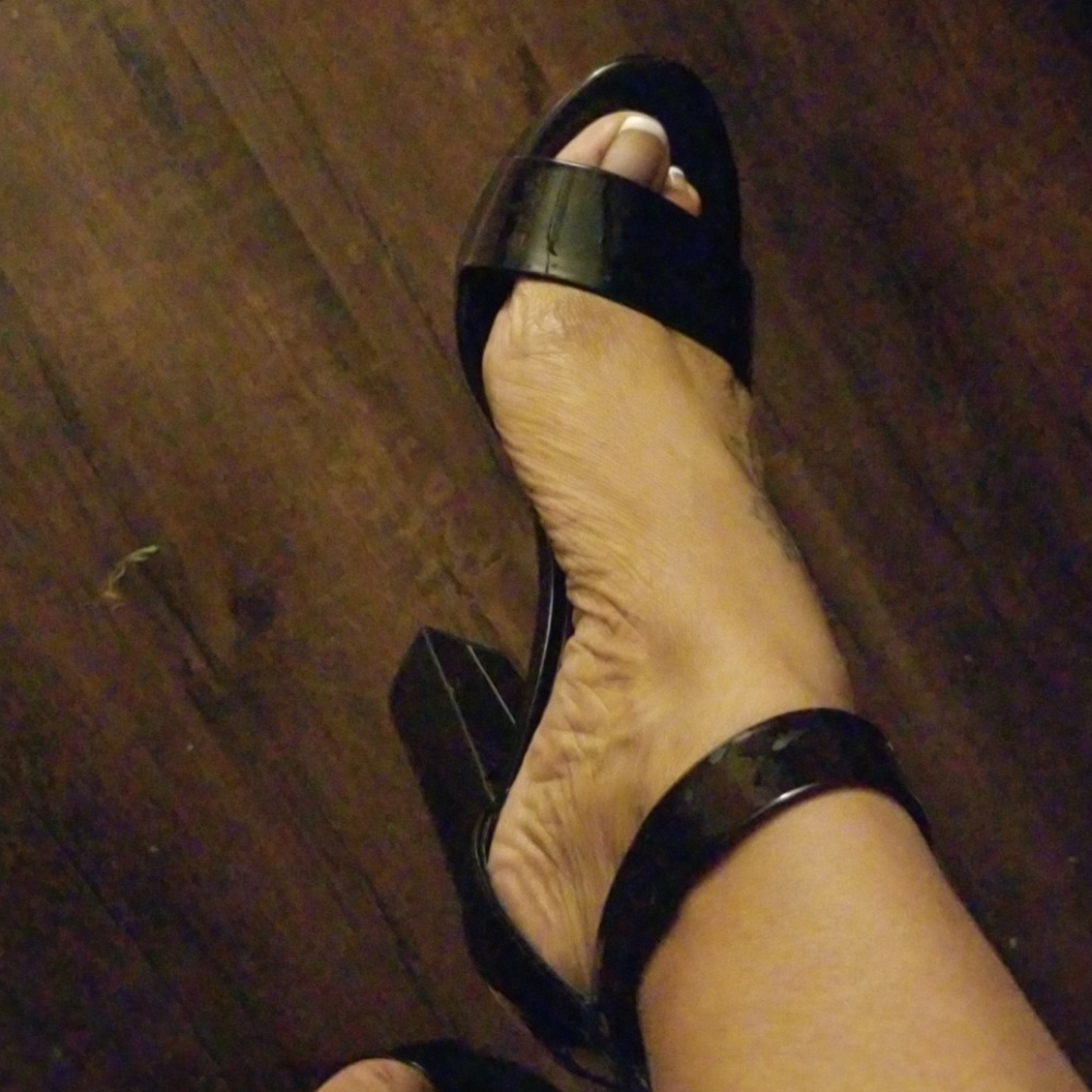 Vera wang platforms